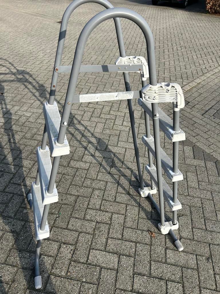 Zwembad trap - Stevige en veilige toegang tot uw zwembad, Ophalen, Gebruikt, Opzetzwembad