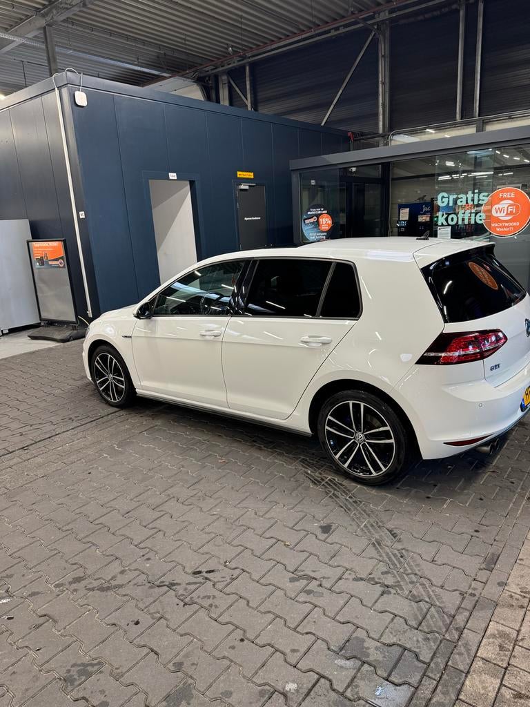 Volkswagen Golf 1.4 TSI Phev 204pk 5D DSG 2015 Wit, Wit, 1395 cc, 1499 kg, 149 pk