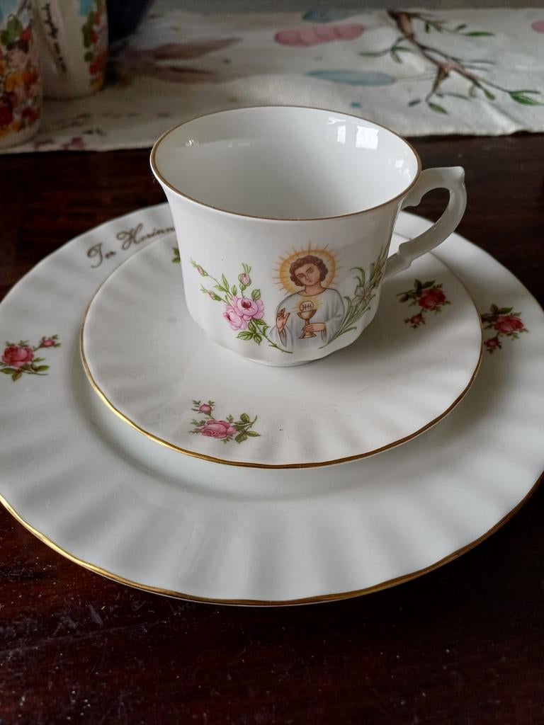 Servies heilige communie, Ophalen, Nieuw, Porselein, Compleet servies