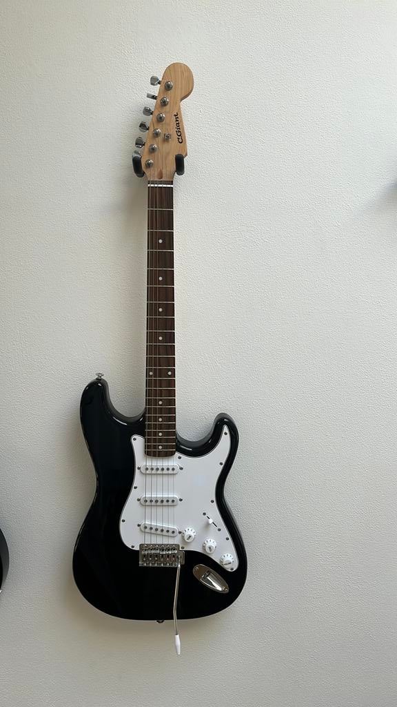 C.Giant elektrische gitaar, Muziek en Instrumenten, Snaarinstrumenten | Gitaren | Elektrisch, Ophalen of Verzenden, Gebruikt, Solid body