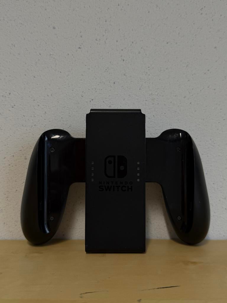 Nintendo Switch Joy-Con Grip, Spelcomputers en Games, Spelcomputers | Nintendo Switch, Gebruikt, Switch Original, Zonder controller