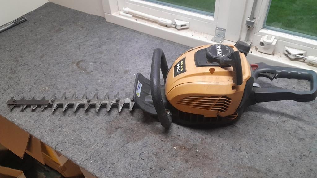 Stiga shp 60 heggenschaar voor onderdelen loopt goed, Ophalen, Gebruikt, Benzine, Stiga