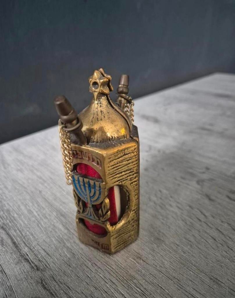 Thora Scrol in Decoratieve Houder, Antiek en Kunst, Ophalen