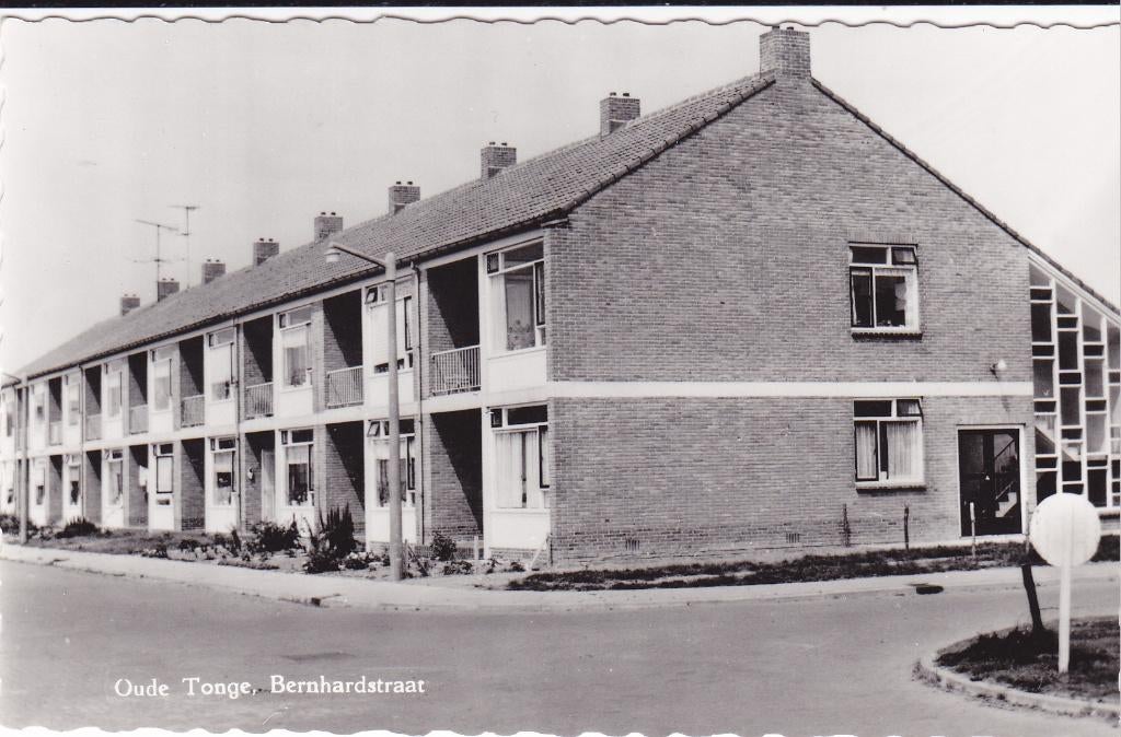 Oude Tonge. Bernhardstraat.  **, Ophalen of Verzenden, 1960 tot 1980, Ongelopen, Zuid-Holland