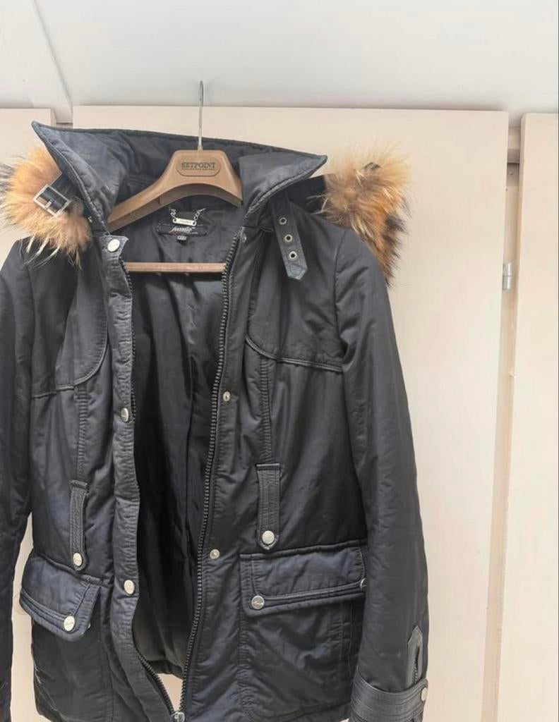 Zwarte winterjas met bontkraag - Frocella Italy Style, Ophalen of Verzenden, Zo goed als nieuw, Maat 42/44 (L), Zwart