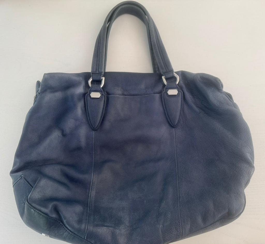 Donkerblauwe leren Liebeskind tas, Sieraden, Tassen en Uiterlijk, Tassen | Damestassen, Verzenden, Zo goed als nieuw, Blauw, Handtas