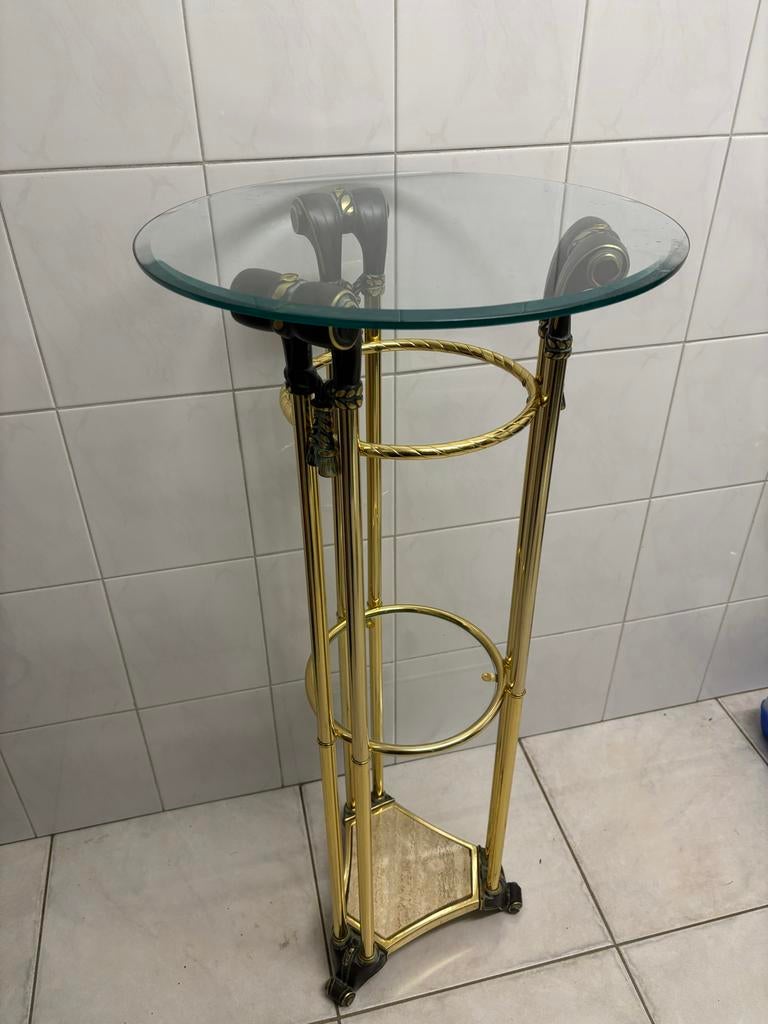 Elegante gouden bijzettafel met glazen blad, Huis en Inrichting, Tafels | Bijzettafels, Minder dan 55 cm, Gebruikt, Metaal of Aluminium