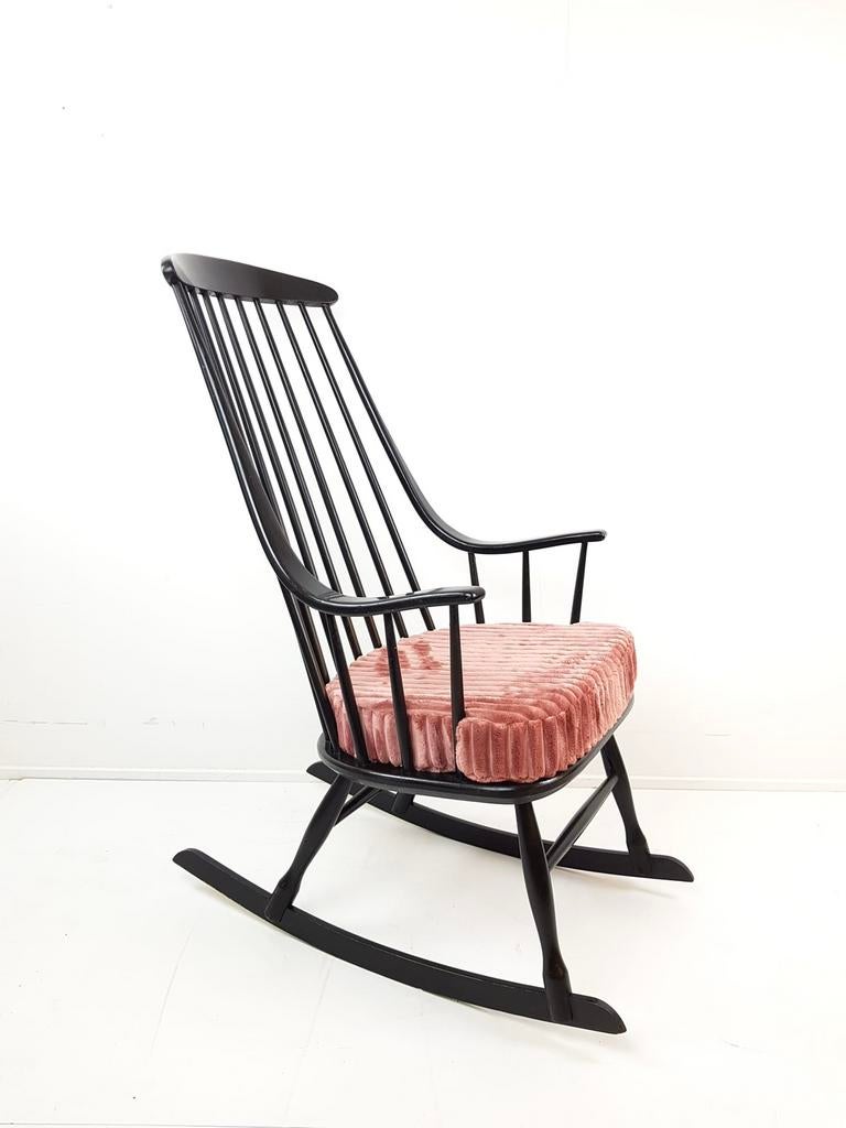 Vintage zwarte schommelstoel Lena Larsson Nesto roze, Huis en Inrichting, Stoelen, -, Zwart, -, Ophalen of Verzenden