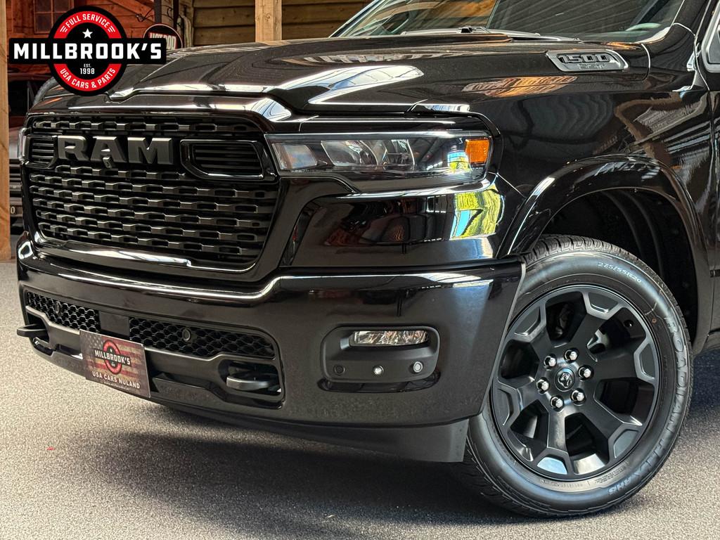Dodge Ram 1500 Big Horn BPM VRIJ, 2025 Model! Adaptieve crui, Automaat, Zwart, Parkeercamera, 4 stoelen