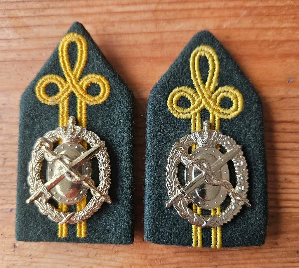 Kraagpatten Geneeskundige Dienst Opleiding, Verzamelen, Militaria | Algemeen, Ophalen of Verzenden, Landmacht, Nederland, Embleem of Badge