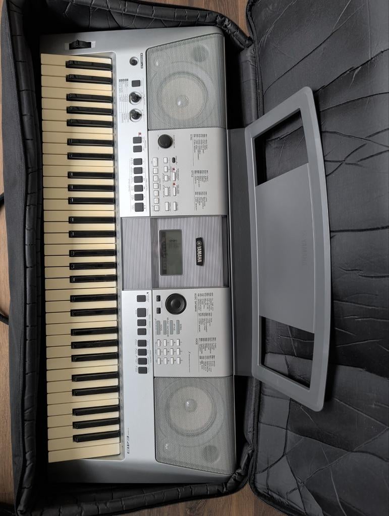 Yamaha PSR-E413 Keyboard Compleet met Accessoires, Muziek en Instrumenten, Keyboards, Ophalen