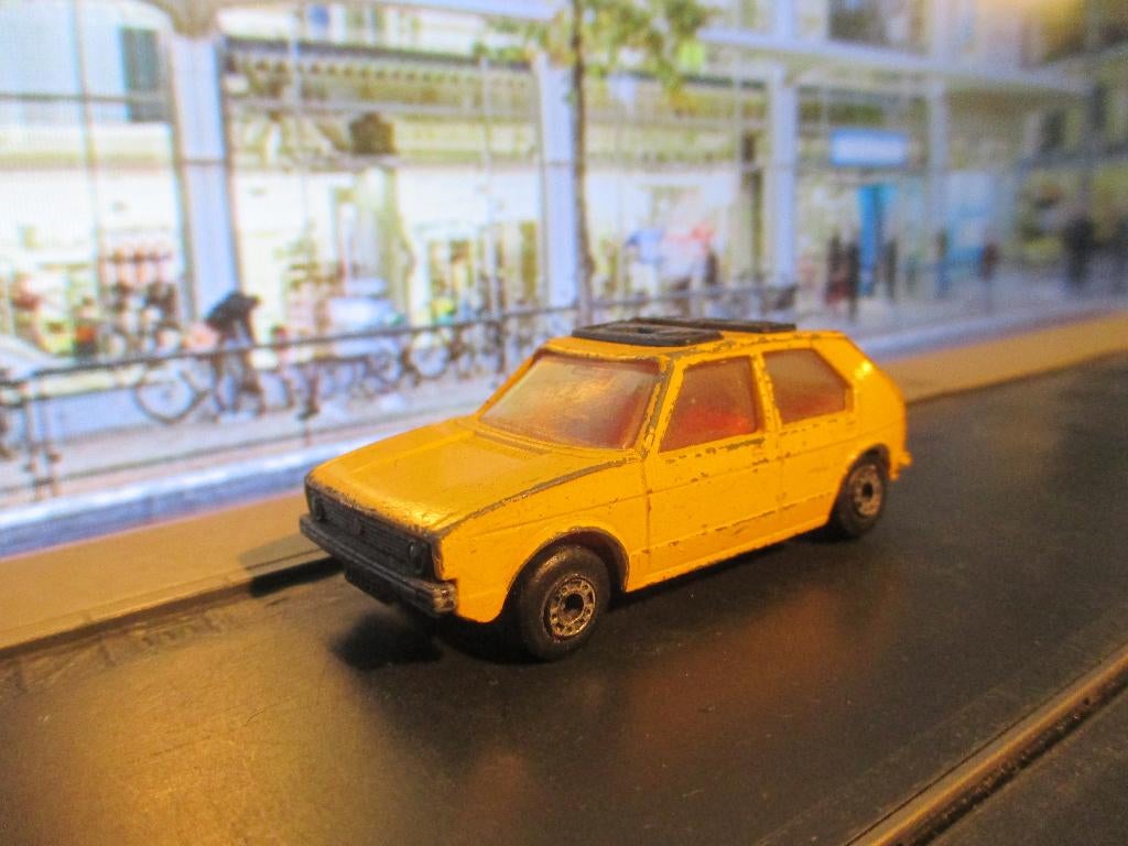 1:56 VW Volkswagen Golf Mk.1 Matchbox geel, Ophalen of Verzenden, Gebruikt, Auto