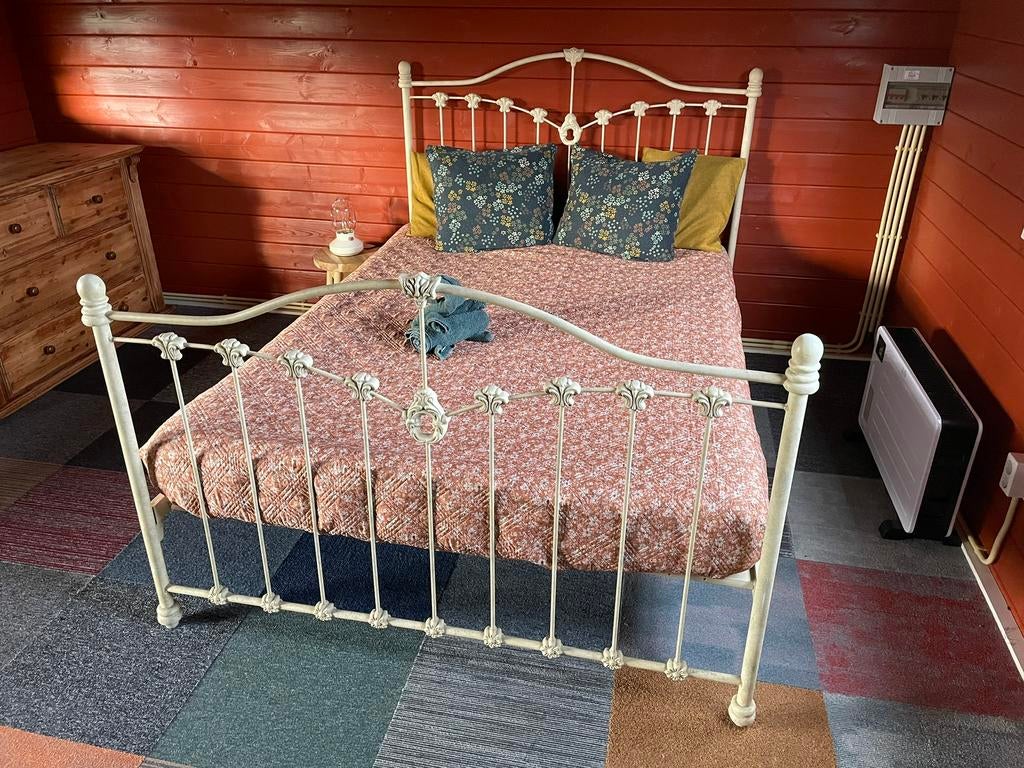 Bed gietijzer, Ophalen