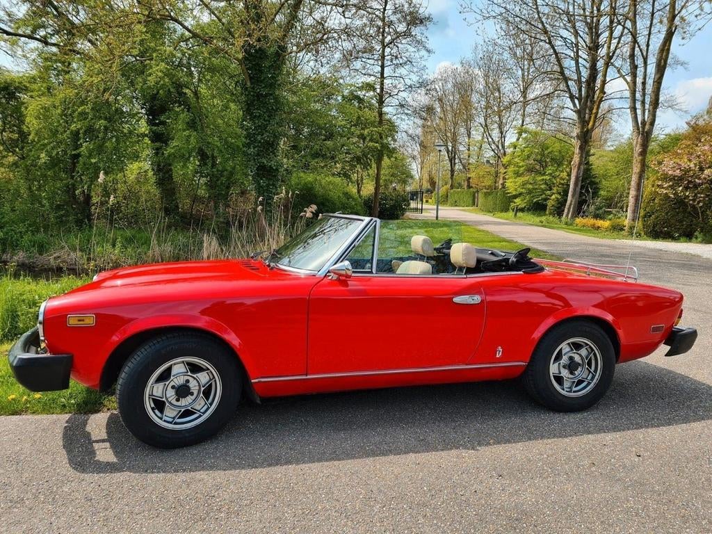 Fiat 124 SPIDER TE KOOP, Achterwielaandrijving, Cabriolet, Leder, Handgeschakeld