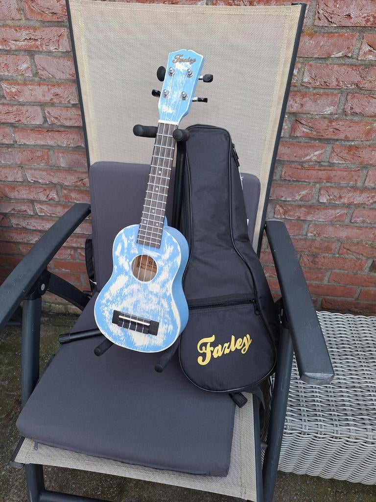 Fazley ukelele lichtblauw met Innox standaard en tas, Muziek en Instrumenten, Ophalen of Verzenden