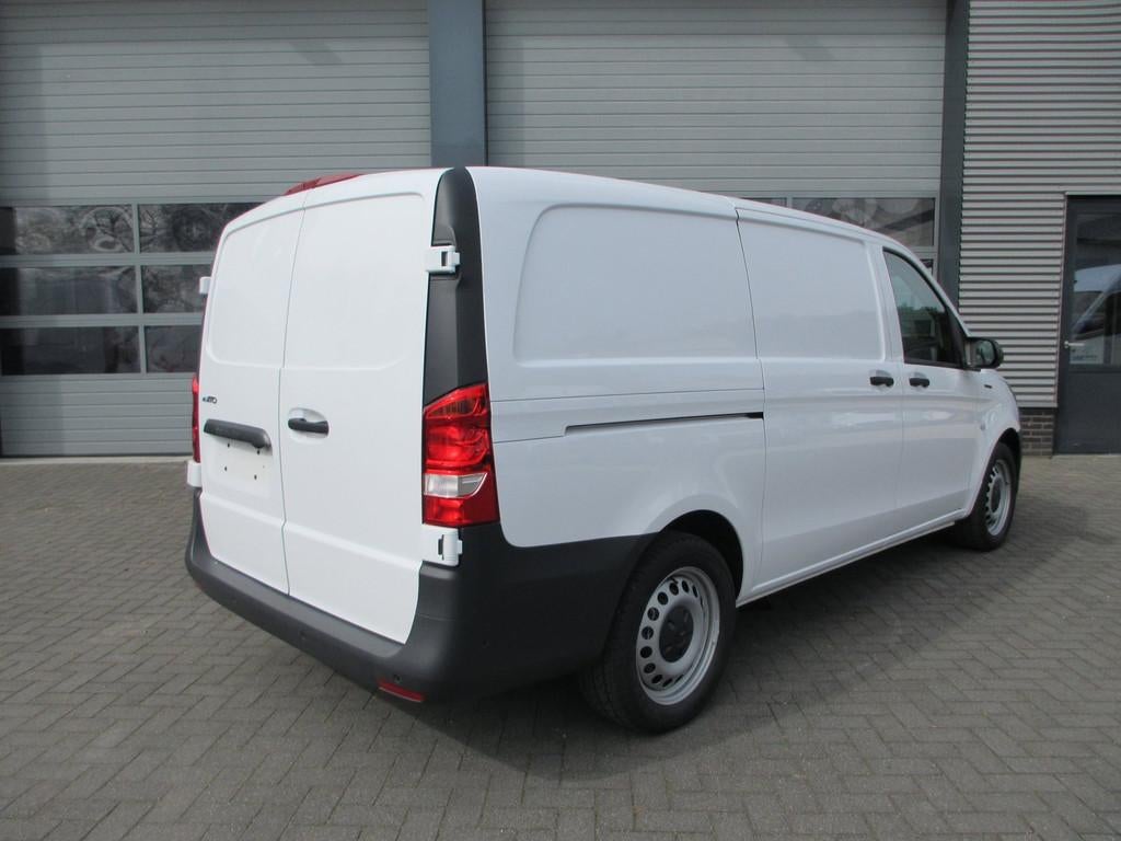Mercedes-Benz Vito E vito 112 L2 66 kWh snelladen SoH 97,5 %, Auto's, Bestelauto's, Automaat, Gebruikt, 116 pk, Wit
