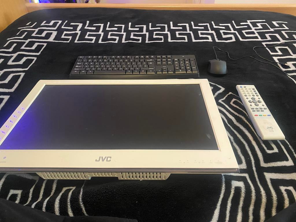LCD TV met keyboard en muis, Gebruikt, 50 Hz, LCD, Ophalen of Verzenden