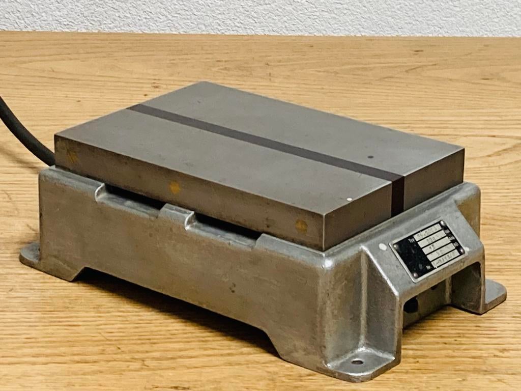 Demagnetiseerapparaat 140x200 mm, Ophalen of Verzenden, Zo goed als nieuw, Metaaldraaibank