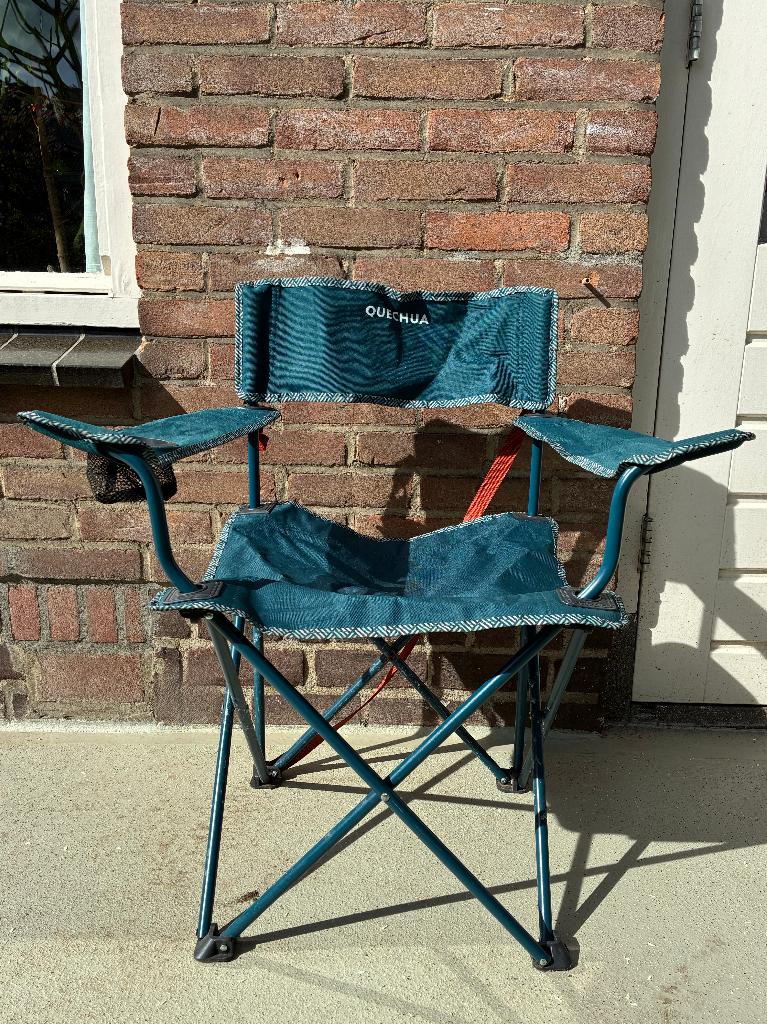 Quechua opvouwbare campingstoel, Ophalen, Zo goed als nieuw, Campingstoel