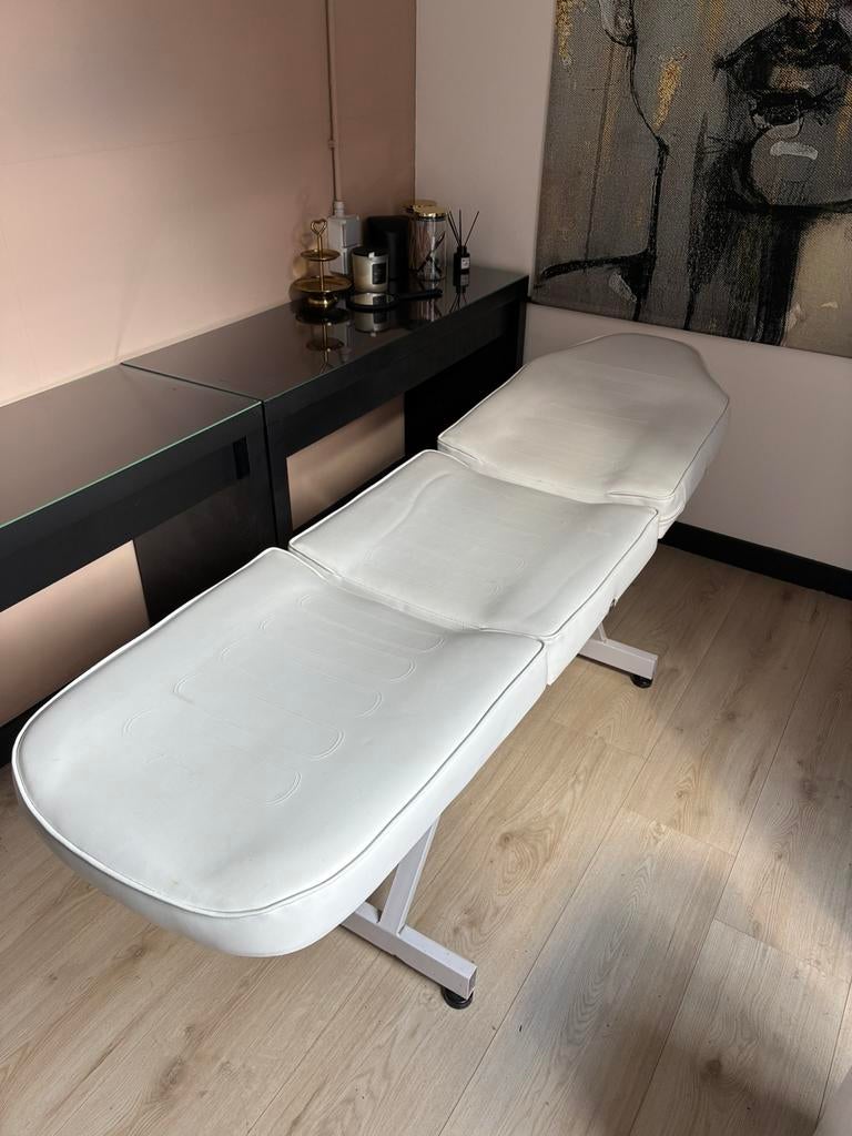 Behandelstoel schoonheidsspecialiste / salon, Ophalen, Zo goed als nieuw, Overige typen