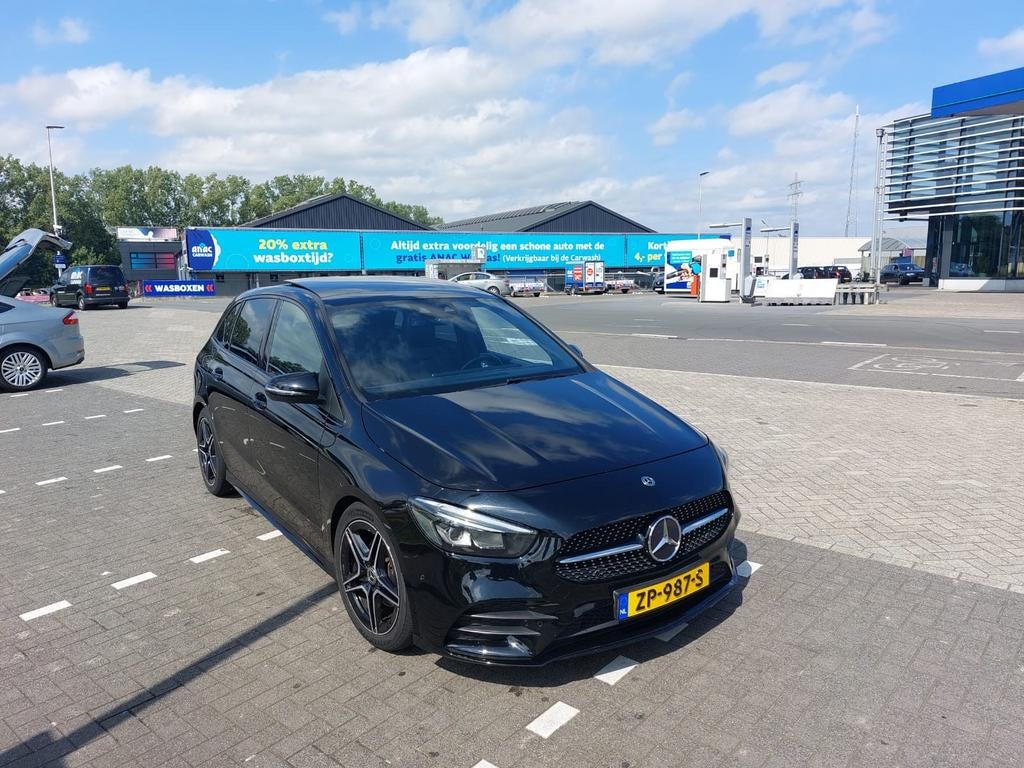 Mercedes-Benz B-Klasse B180 AMG line, Auto's, Mercedes-Benz, 136 pk, 4 cilinders, 700 kg, Zwart