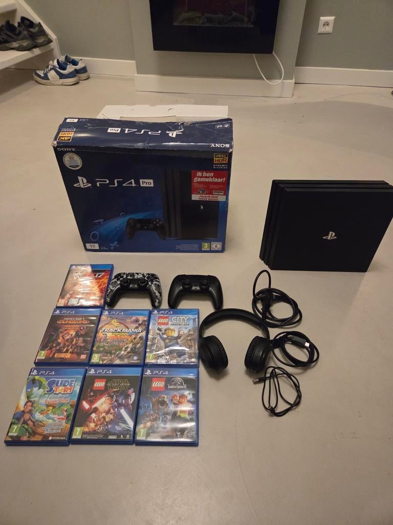 PS4 Pro Bundel: Console, 7 Games, 2 Extra Controllers, Ophalen of Verzenden, Pro, Met 3 controllers of meer, Gebruikt