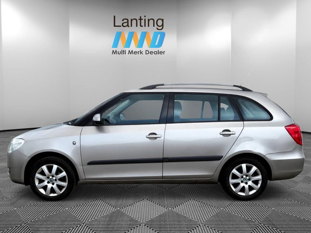 Skoda Fabia Combi 1.4-16V Ambition Business Line, Voorwielaandrijving, Euro 5, Zwart, 4 cilinders