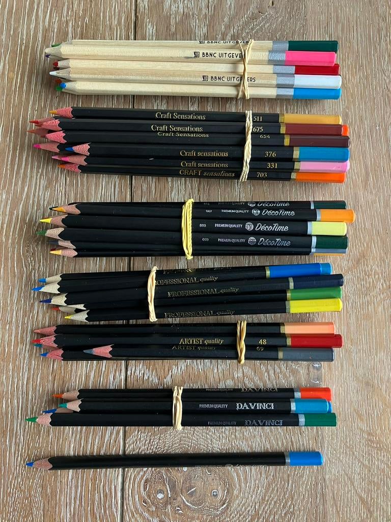 Diverse merken DecoTime, Davinci, Craft potloden 64 stuks, Hobby en Vrije tijd, Tekenen, Ophalen of Verzenden, Zo goed als nieuw