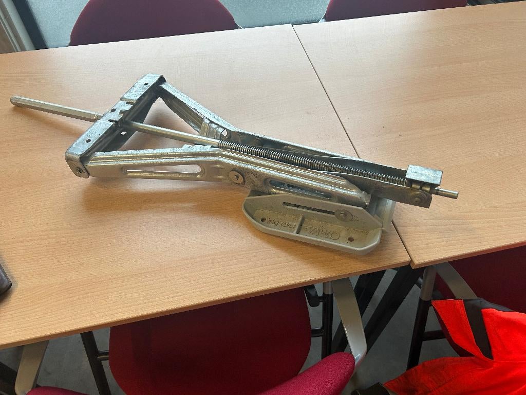 uidraaisteunen caravan Fendt apero 515, Carrosserie