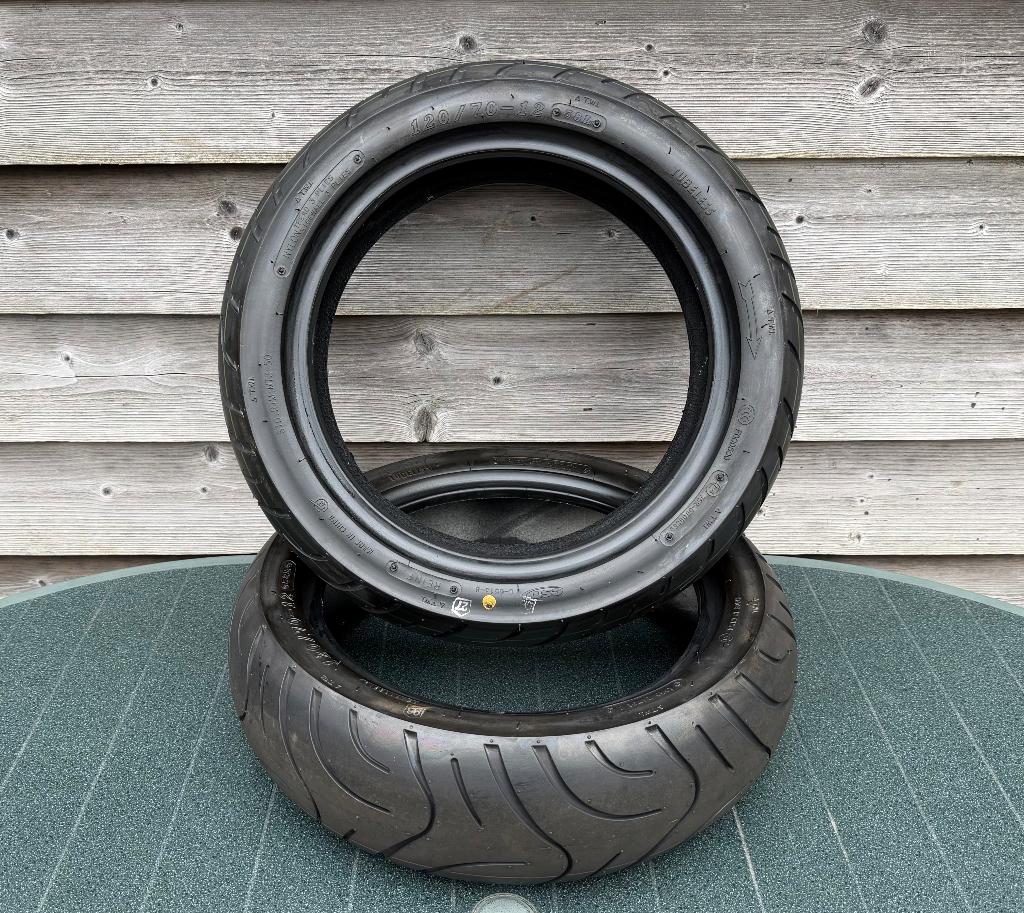 Set nieuwe CST-scooterband 120/70-12., Fietsen en Brommers, Ophalen, Nieuw, Overige typen, Overige merken