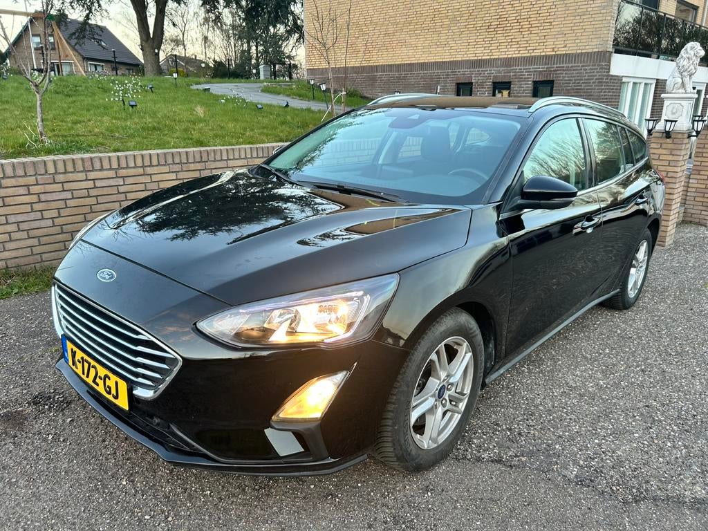 Focus 1.0 Titanium LED Stoel Verw. Pdc Navi park pilot + ass, Zwart, 1283 kg, USB, Zwart