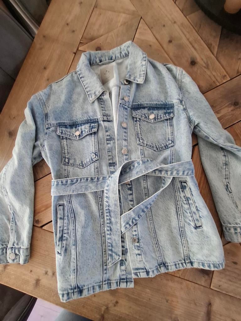 Vero Moda spijkerjasje met ceintuur mt S, Vero Moda, Ophalen of Verzenden, Zo goed als nieuw, Blauw