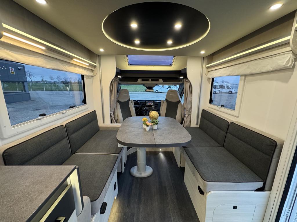 Challenger Graphite Ultimate 260 PAASSHOW 5000 KORTING, Caravans en Kamperen, Automaat, Ringverwarming, Ford, Contact@challenger.tm.fr