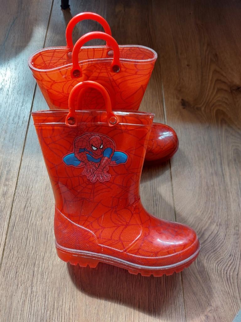 Spider-man Regenlaarzen maat 27 met lampjes z.g.a.n., Kinderen en Baby's, Kinderkleding | Schoenen en Sokken, Ophalen of Verzenden