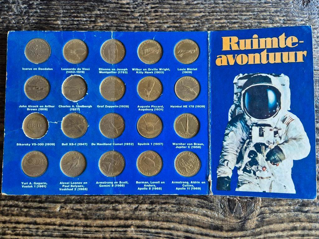 Shell Ruimte-avontuur muntenalbum jaren '70 - Ruimtevaart, Verzamelen, Ophalen of Verzenden, Gebruikt