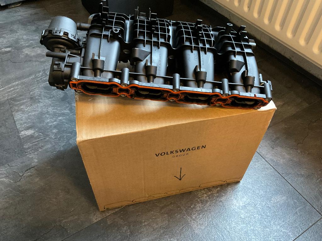 Volkswagen golf 7R intake manifold 99% nieuw in doos, Verzenden, Nieuw, Audi