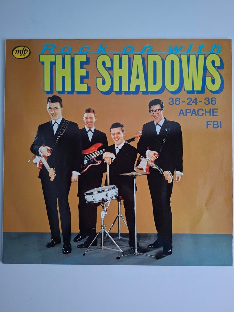 LP Rock on with The Shadows (MFP 1980), Ophalen, Zo goed als nieuw, 12 inch, Pop
