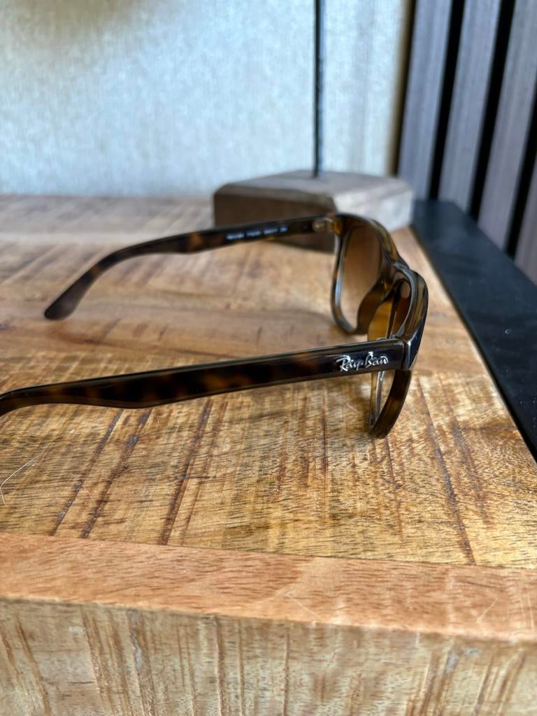 Ray-Ban dames zonnebril met hoesje, Sieraden, Tassen en Uiterlijk, Zonnebrillen en Brillen | Dames, Zonnebril, Bruin, Ophalen of Verzenden