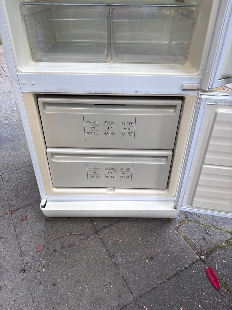 BOSCH Koelkast met vriesvak - Goede staat, Witgoed en Apparatuur, Koelkasten en IJskasten, Ophalen, Gebruikt, 120 tot 140 cm, 100 tot 150 liter