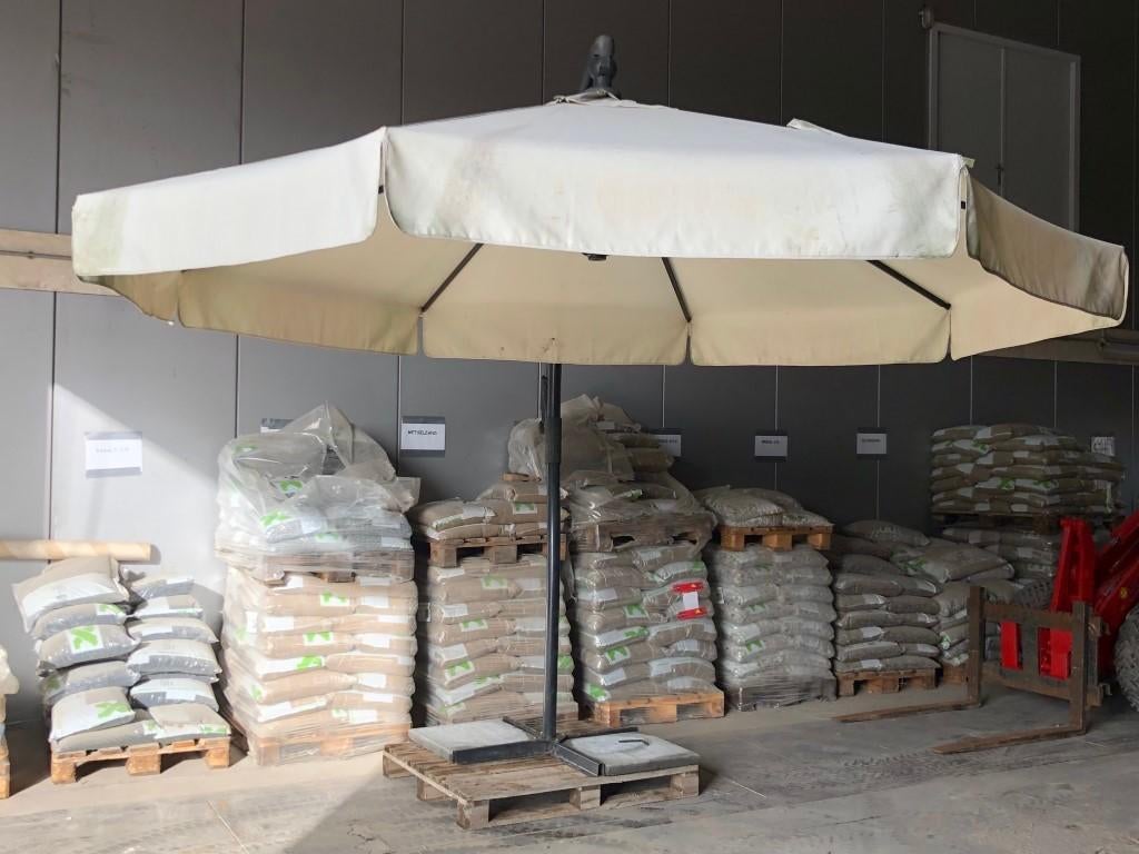 parasol gebruikt Ø 3 meter, Tuin en Terras, Parasols, Ophalen, Gebruikt, Zweefparasol