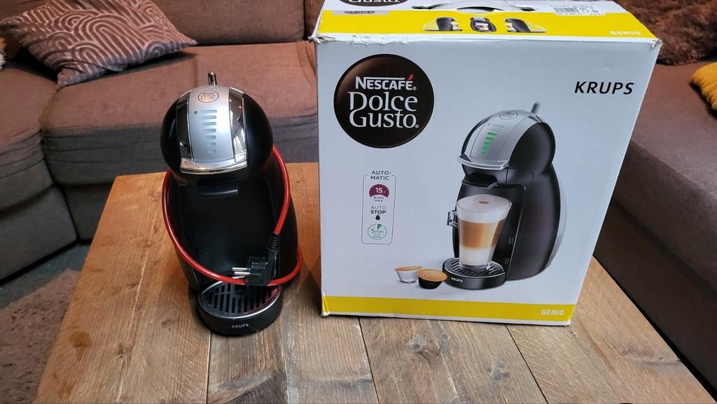 Nescafé Dolce Gusto Krups koffiemachine - Genio, Ophalen of Verzenden, Gebruikt, Koffiemachine, Koffiepads en cups