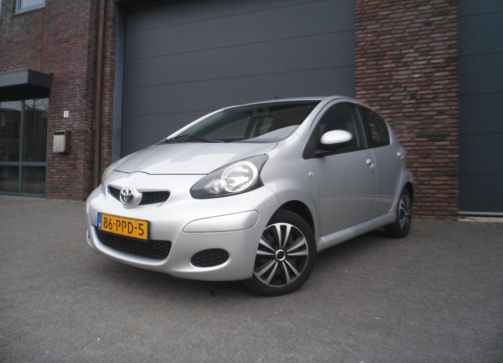 Toyota Aygo 1.0-12V Comfort 5 Drs 76d KM Nap Airco APK 2027, Auto's, Toyota, Bedrijf, Aygo, ABS, Airbags, Airconditioning, Boordcomputer
