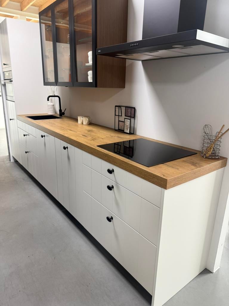 Showroomkeuken, Ophalen, Wit, Nieuw, Enkelwandige keuken