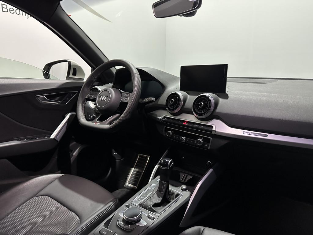 Audi Q2 35 TFSI S Edition - Automaat - Camera / Carplay / St, 4 cilinders, 150 pk, Bedrijf, 690 kg