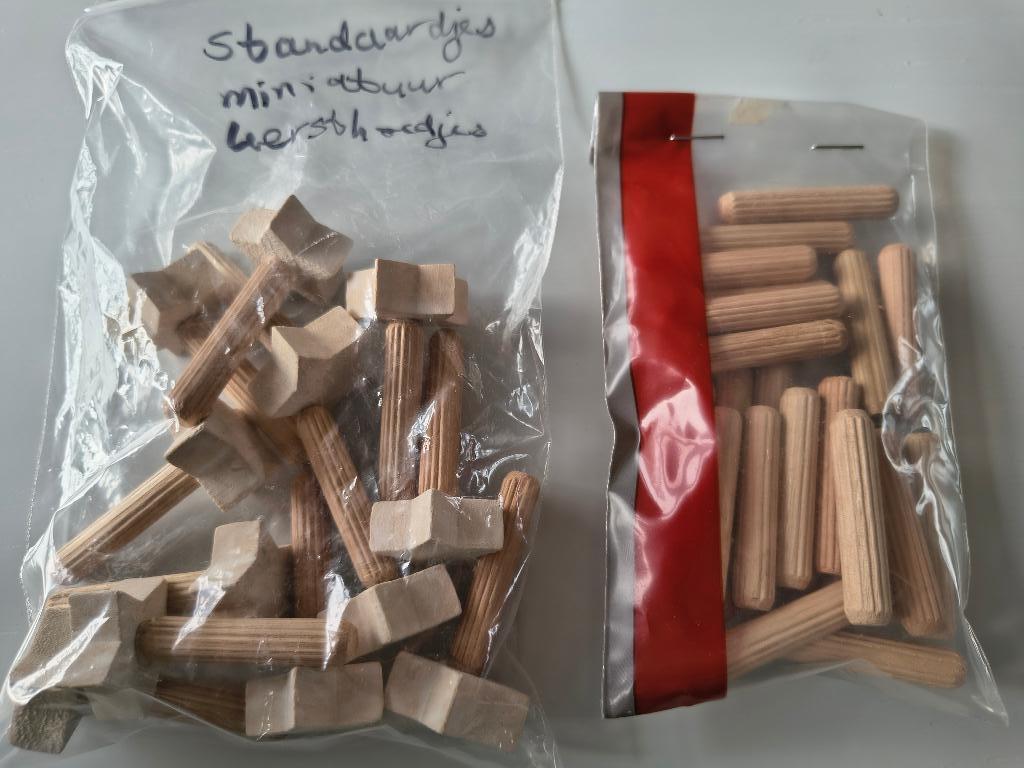 Hoedenstandaardjes poppenhuis, Ophalen of Verzenden, Nieuw, Decoratie