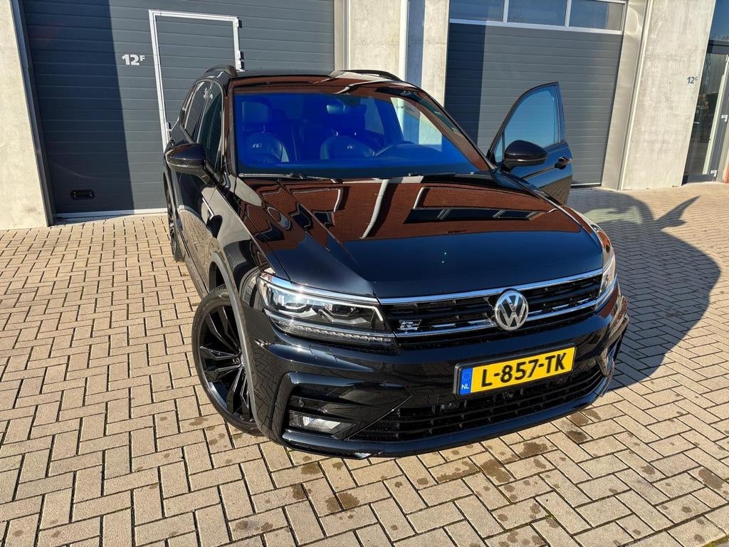 Exclusieve Vw Tiguan allspace 2.0 TSI 300pk 4x4 7DSG 2020, Automaat, Zwart, 1984 cc, 7 stoelen