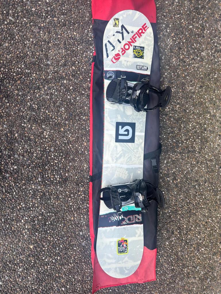Burton snowboard 57 wide/cm. met Ride bindingen, Ophalen of Verzenden, Zo goed als nieuw, Board