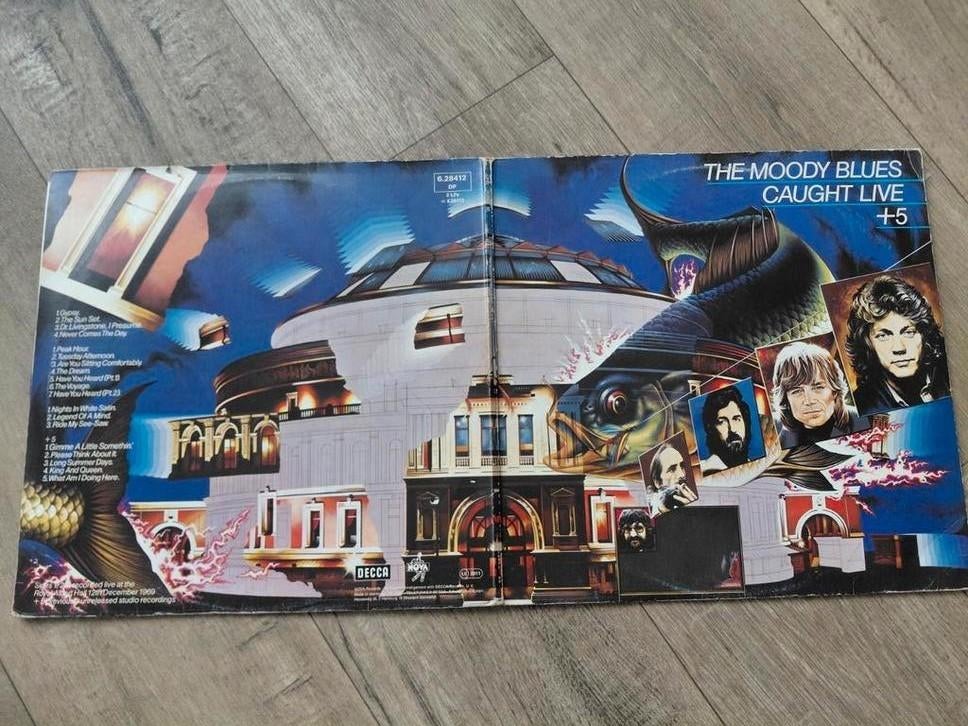 The Moody Blues - Caught Live + 5 - Dubbel LP, Ophalen of Verzenden, 1960 tot 1980, Gebruikt, 12 inch