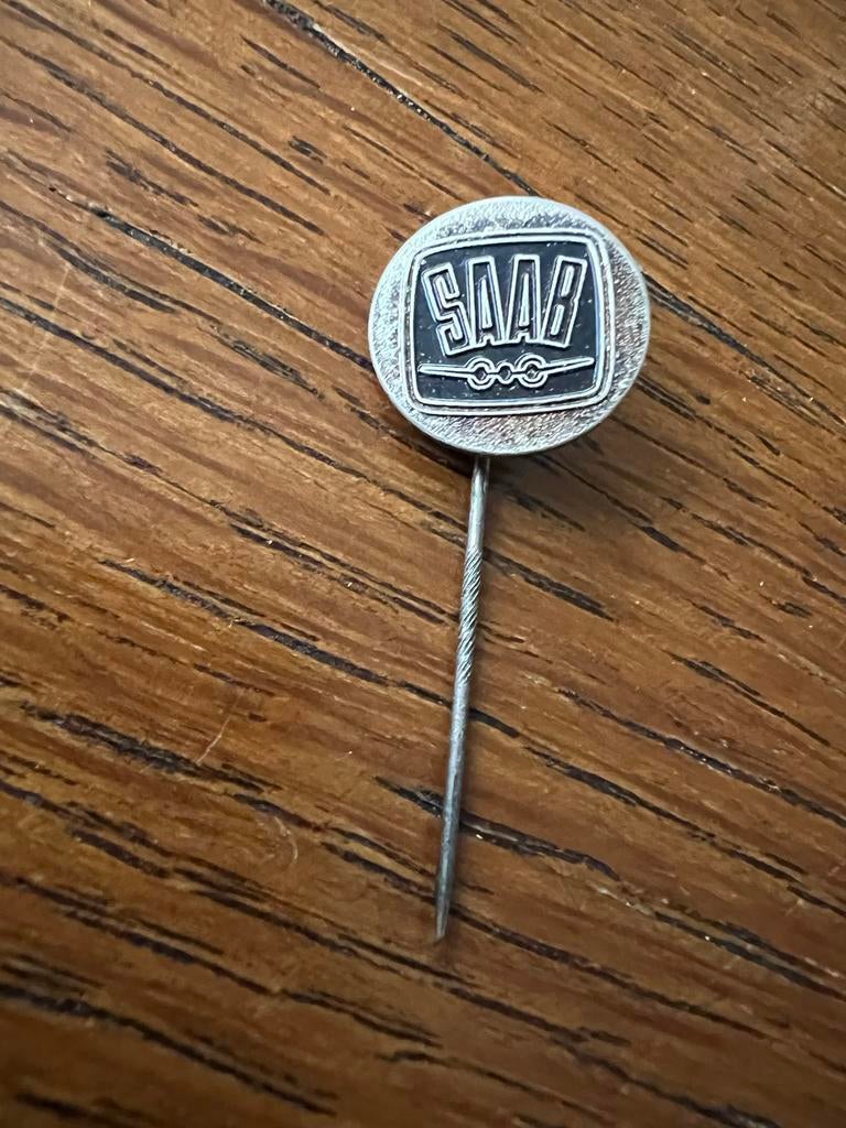 Vintage SAAB Speldje/Pin, Ophalen of Verzenden, Gebruikt, Merk, Speldje of Pin