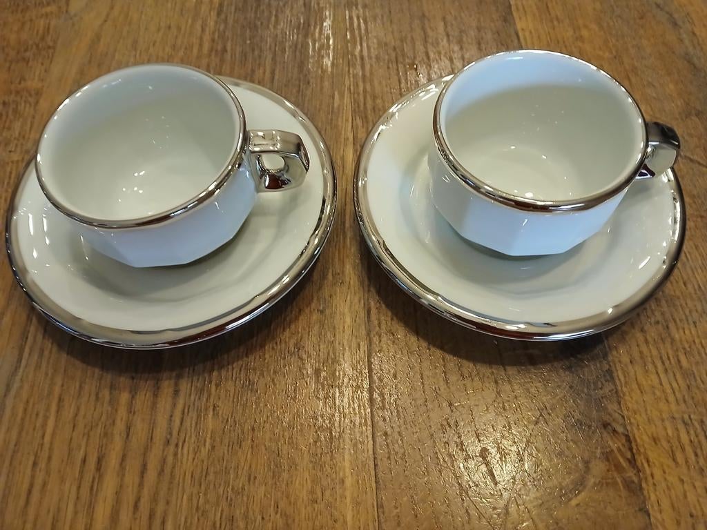 Pillivuyt Frans Porselein Kop en Schotels, Huis en Inrichting, Keuken | Servies, Ophalen, Zo goed als nieuw, Effen, Kop(pen) en/of Schotel(s)